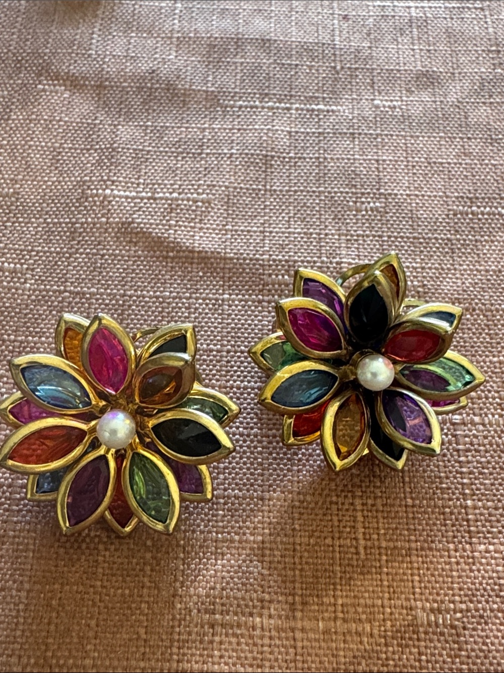 Vintage Gold-Tone Multi-Color Crystals Rhinestone Floral Clip On Earrings
